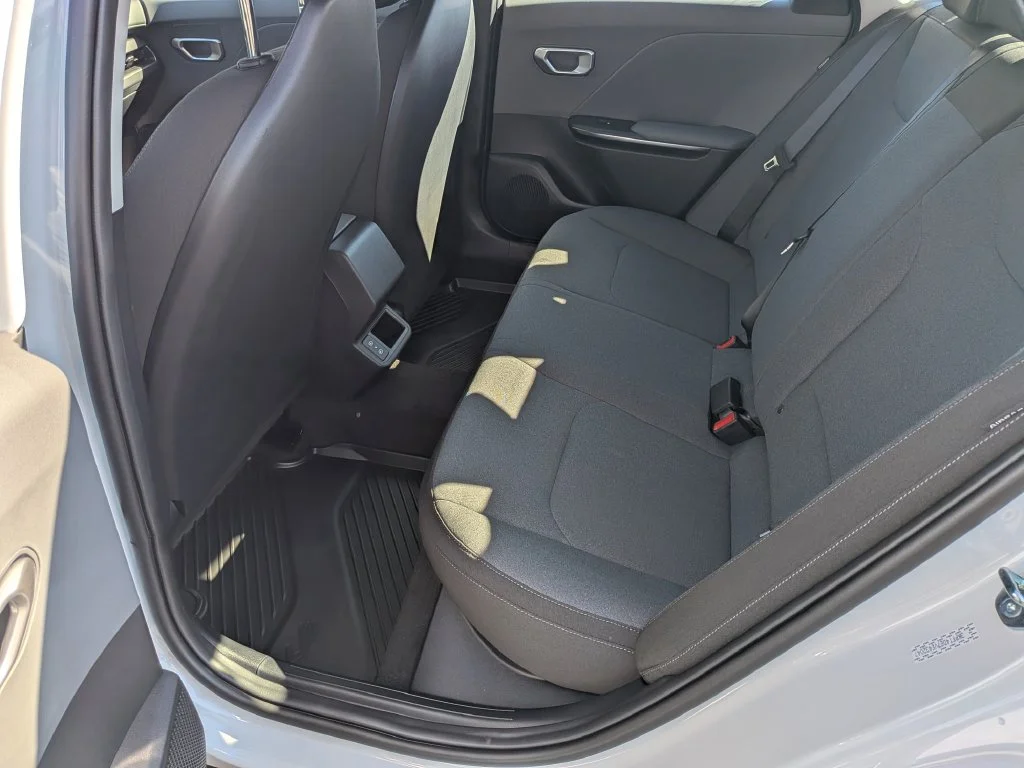 New 2027 Snow White Pearl Kia LXS image 46