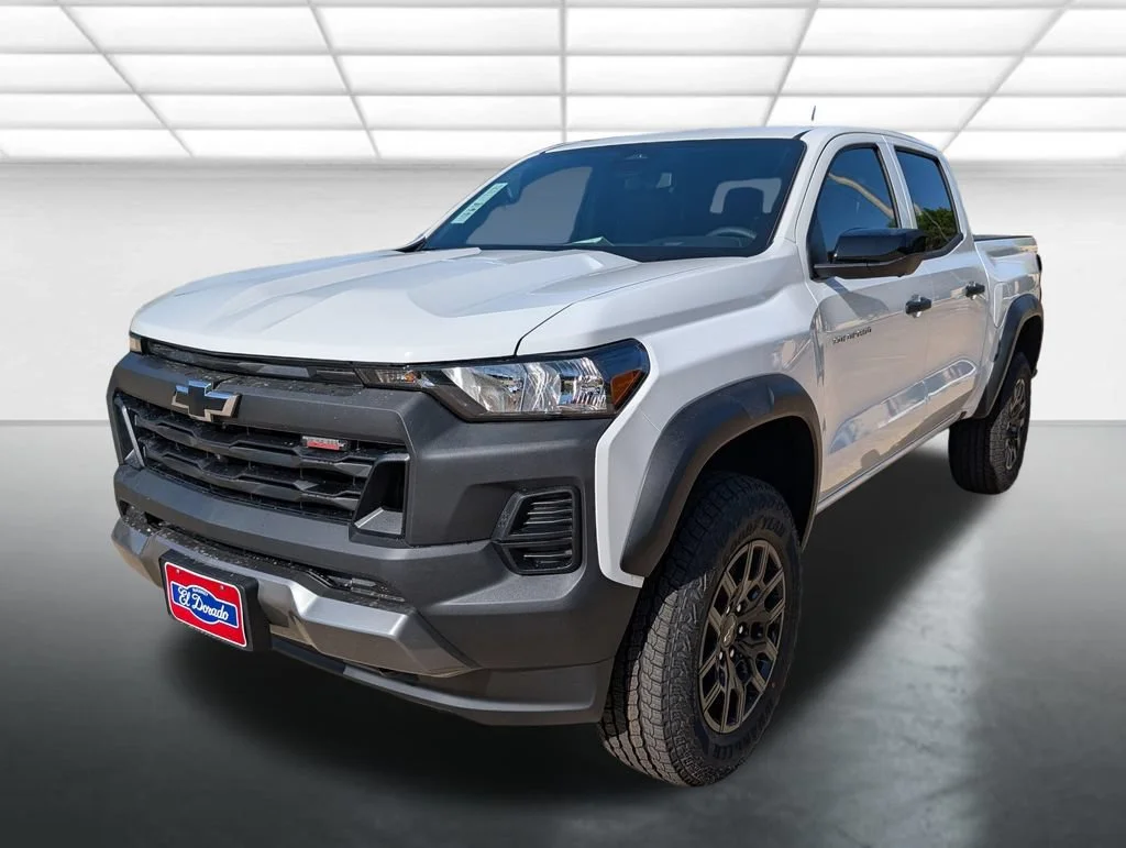 New 2026 Summit White Chevrolet Trail Boss image 28