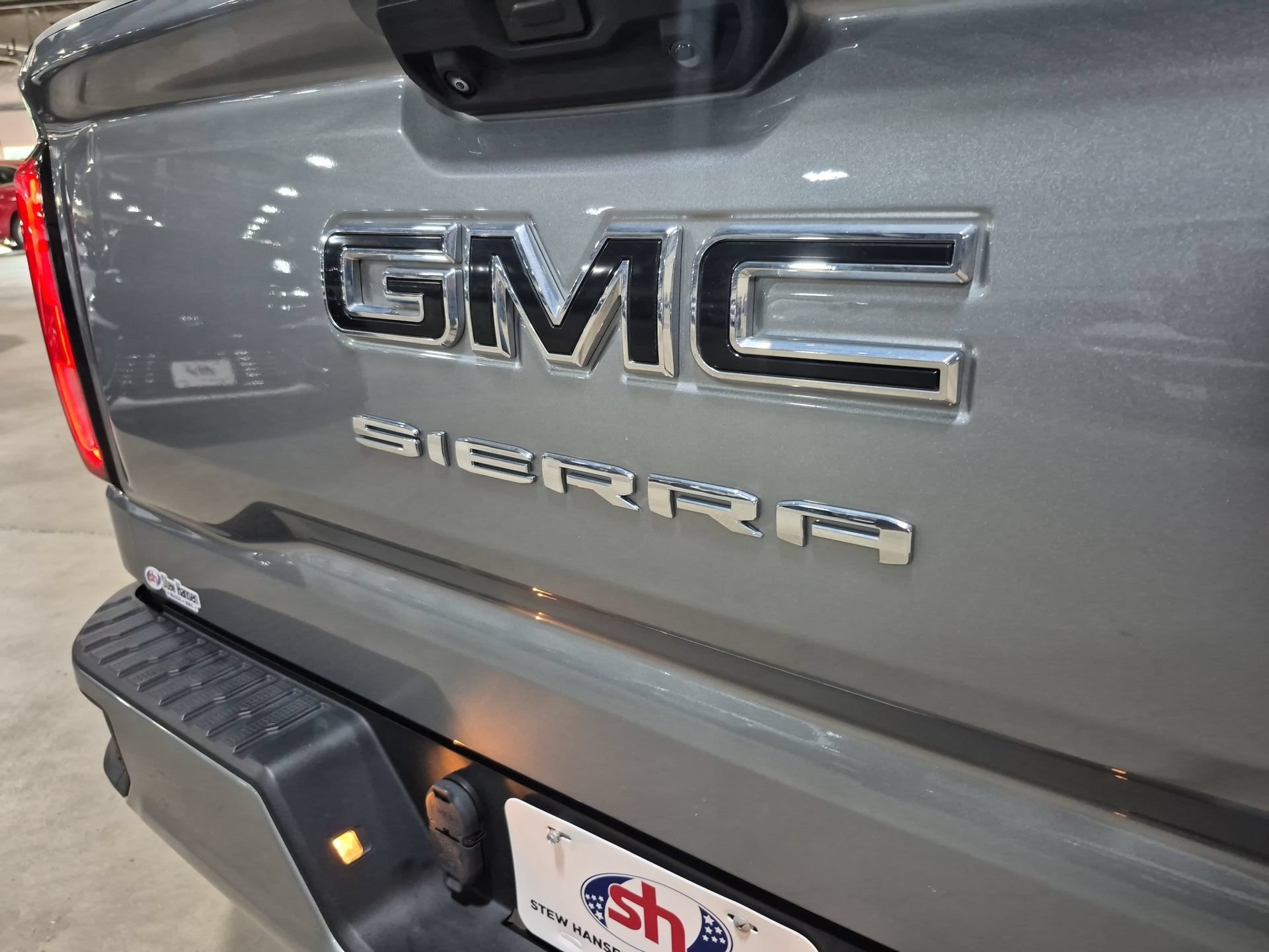 Used 2023 Gray GMC Elevation image 28