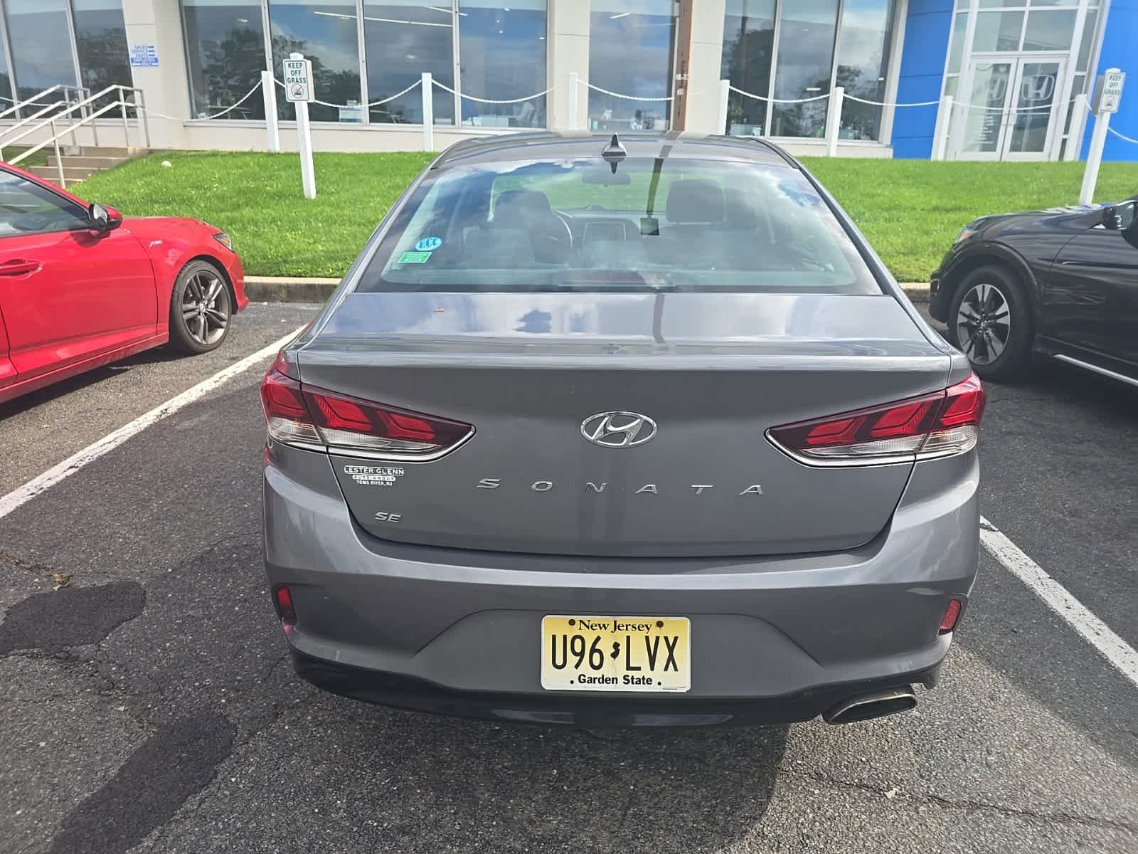 Used 2019 Machine Gray Hyundai SE image 3