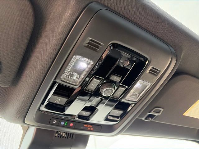 2026 Chevrolet Suburban High Country - Photo 31