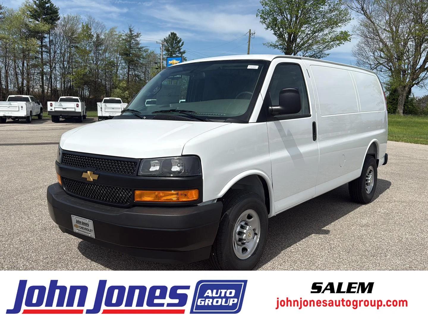 2026 Chevrolet Express 2500 Work Van HD's photo