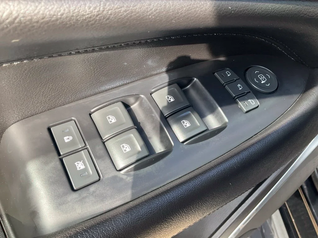 Used 2018 BLACK RAVEN Cadillac Luxury image 38