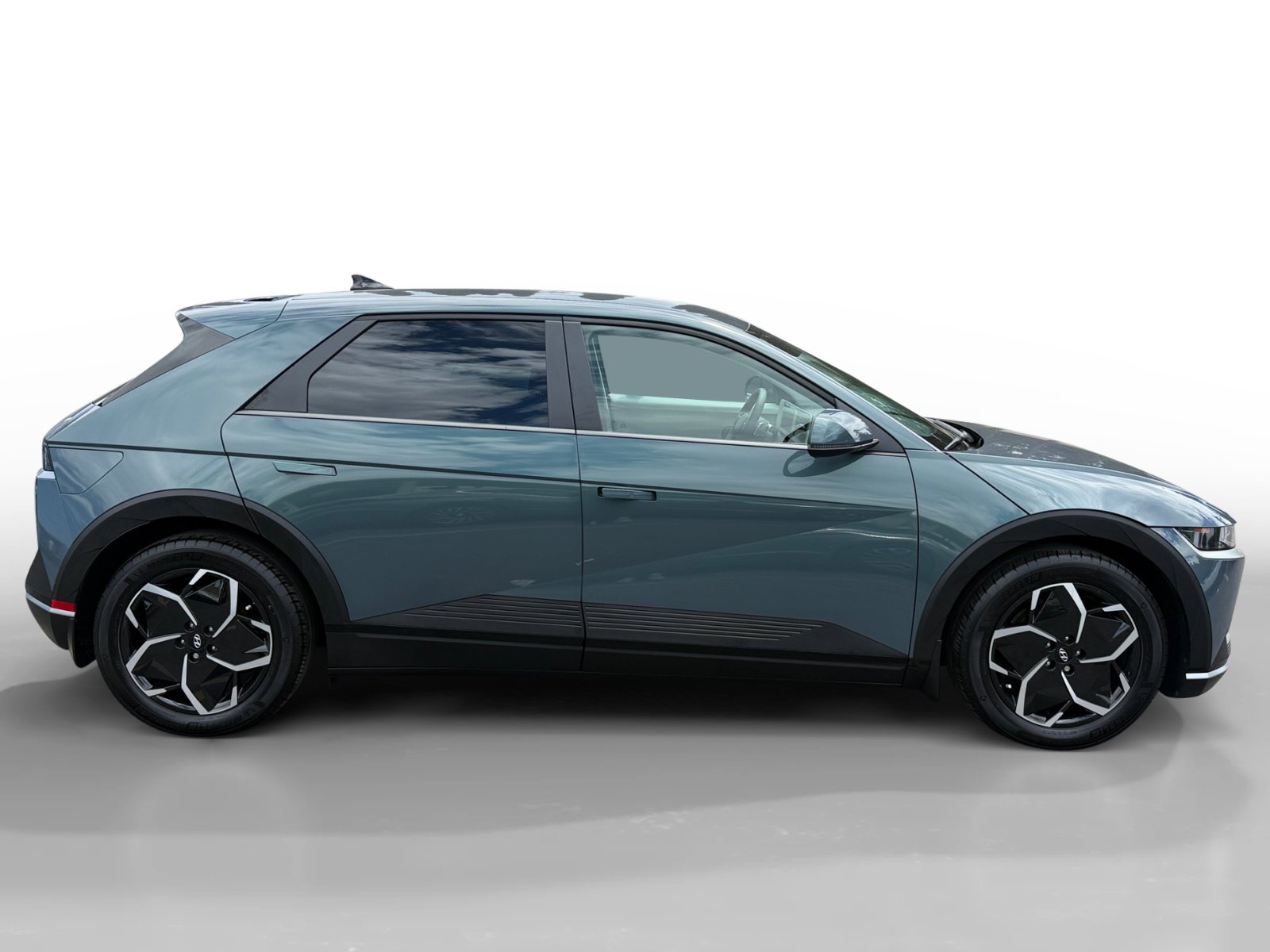 Certified Used 2024 Teal Hyundai SE image 6