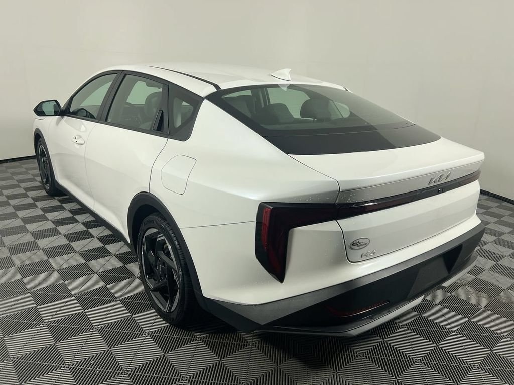 New 2026 Snow White Pearl Kia EX image 7
