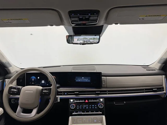 Used 2025 Shimmering Silver Pearl Hyundai Calligraphy image 6