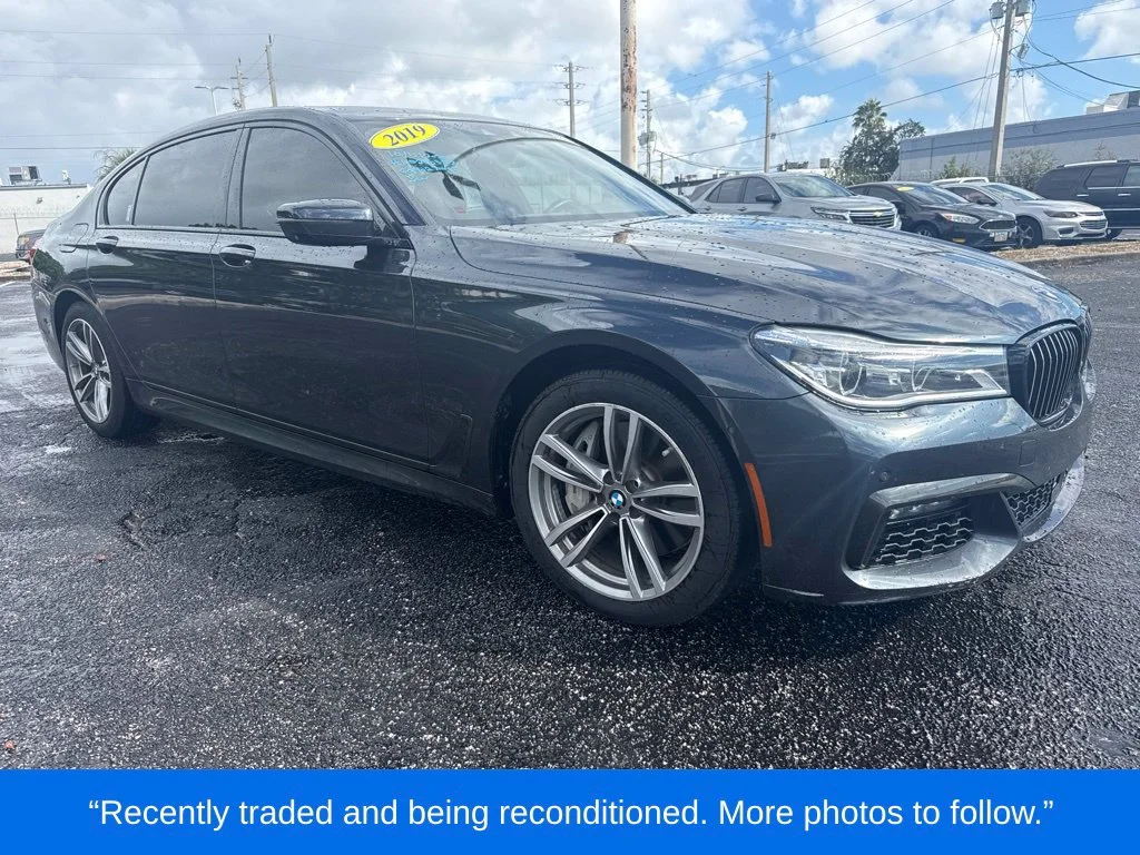Used 2019 Gray BMW 750i xDrive image 1