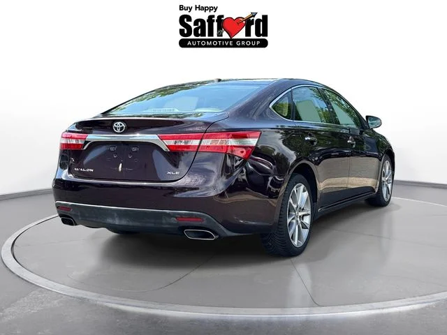 Used 2015 Red Toyota XLE Touring image 9