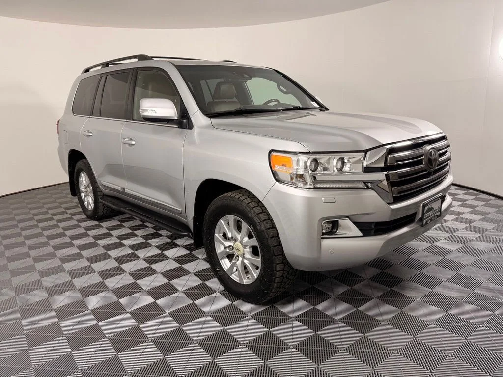 Used 2016 Silver Toyota Base image 5