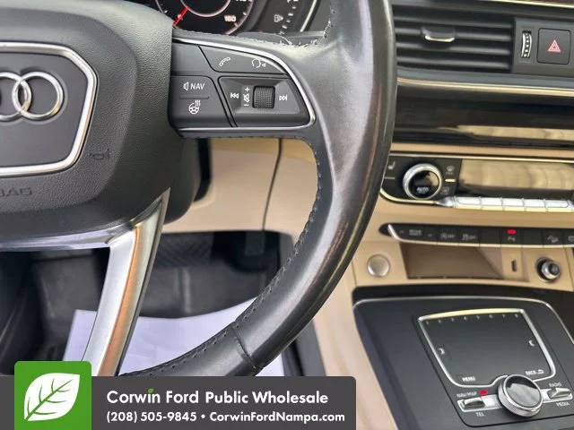 Used 2010 White Audi  image 19