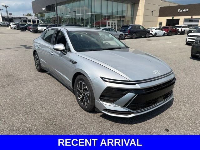 Used 2026 Silver Hyundai Blue image 26
