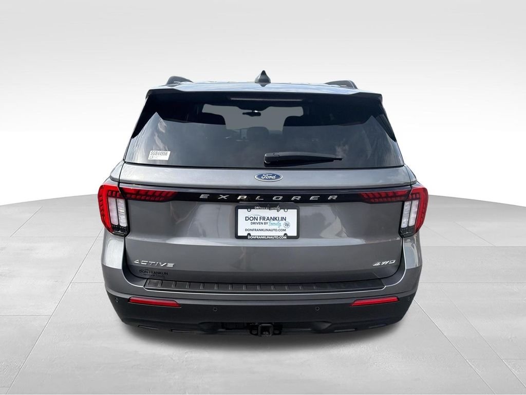 Used 2025 Gray Ford Active image 4