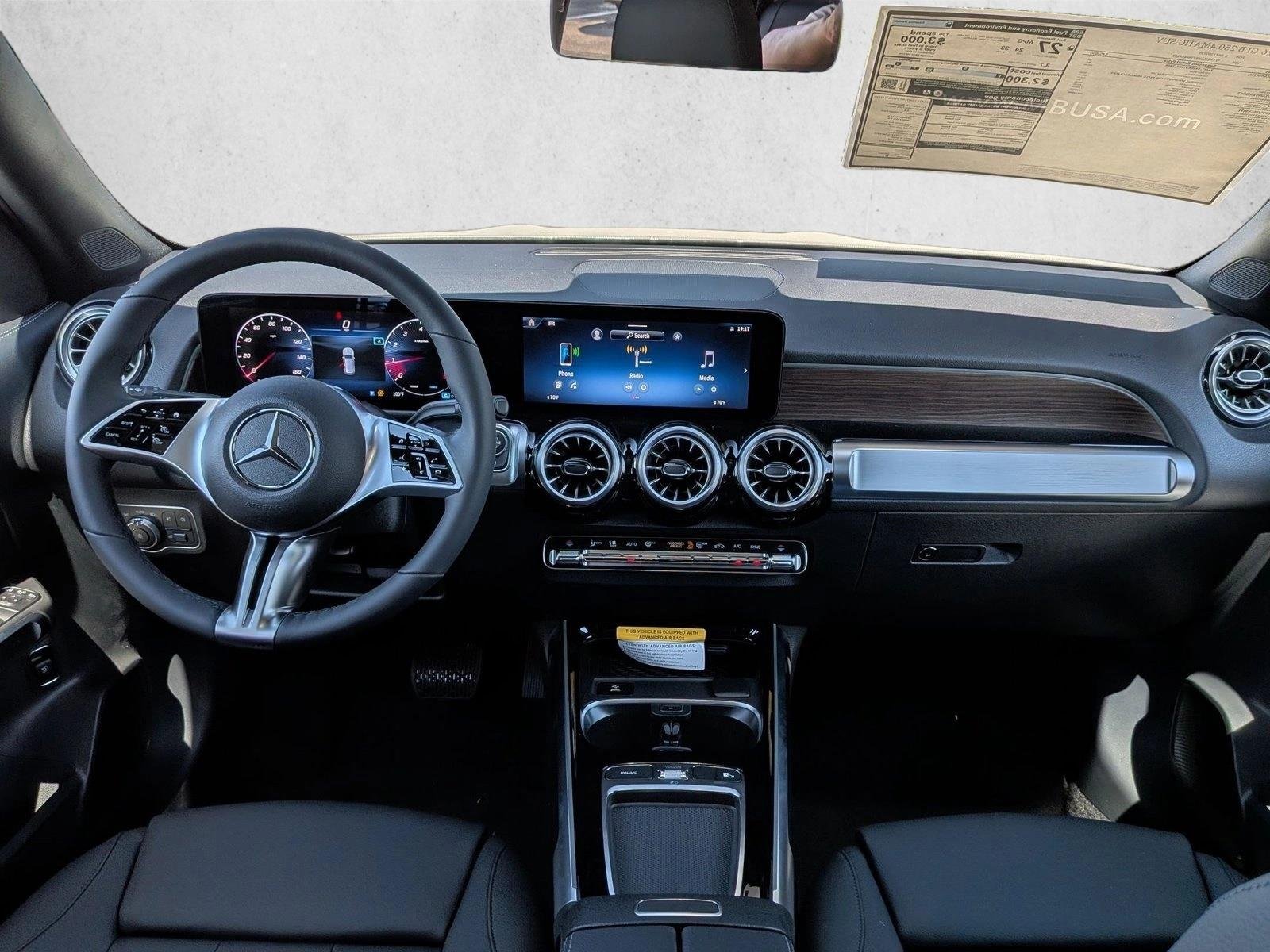 New 2026 Polar White Mercedes-Benz GLB250 image 16