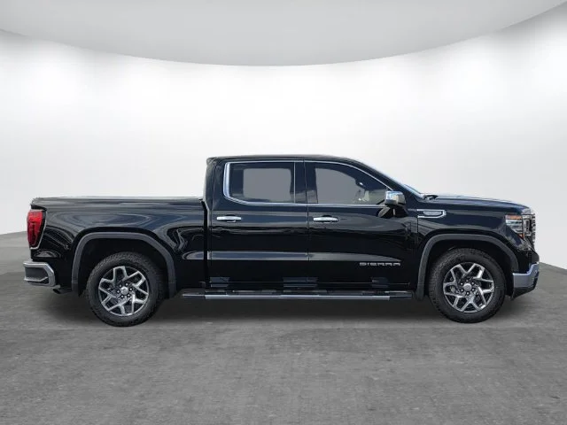 Certified Used 2023 Onyx Black GMC SLT image 3