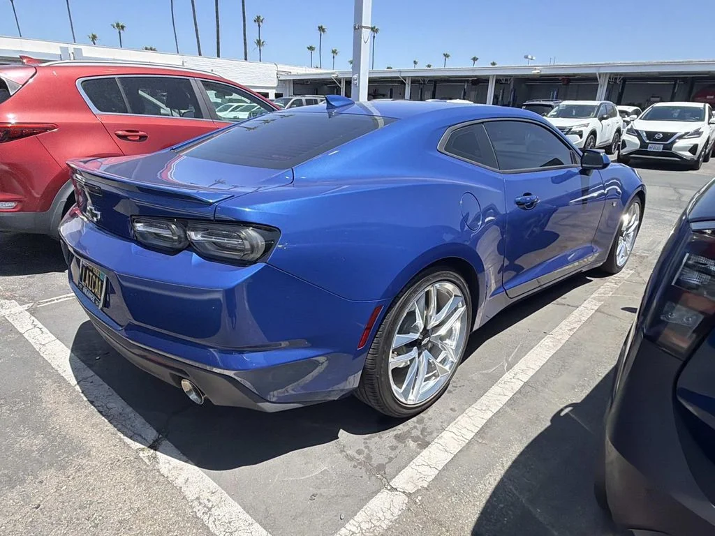 Used 2021 Riverside Blue Metallic Chevrolet 2LT image 4