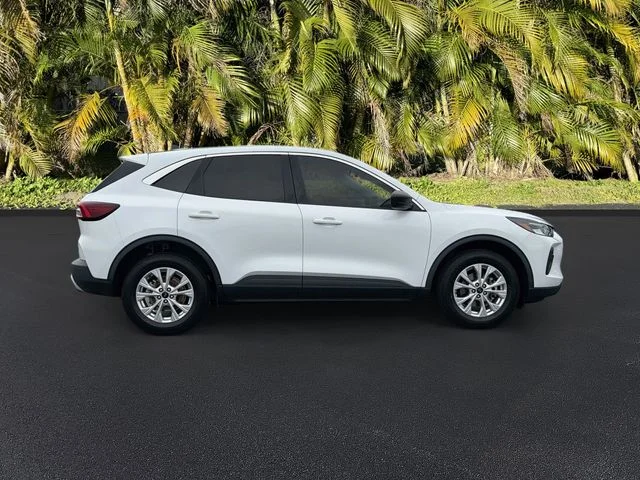 Used 2023 White Ford Active image 3