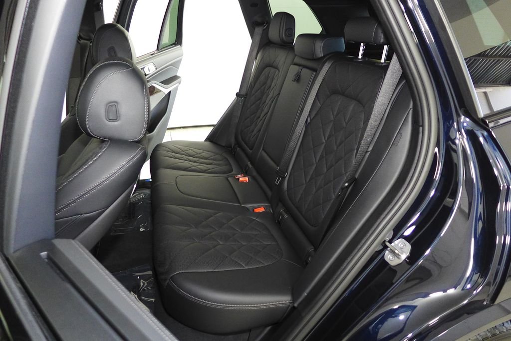 Used 2024 Carbon Black Metallic BMW sDrive40i image 21