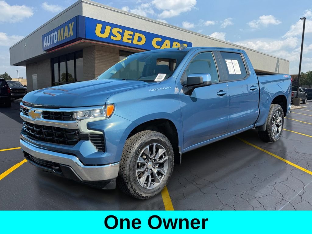 Used 2024 Lakeshore Blue Metallic Chevrolet LT image 1