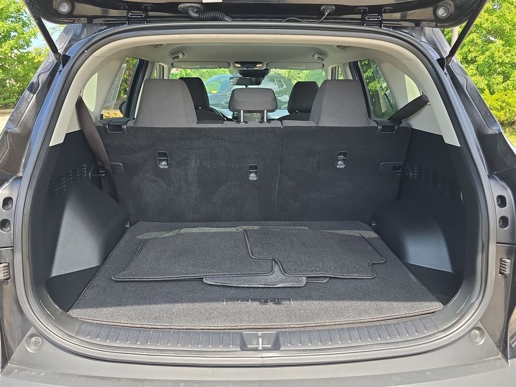 Used 2022 Black Kia LX image 12