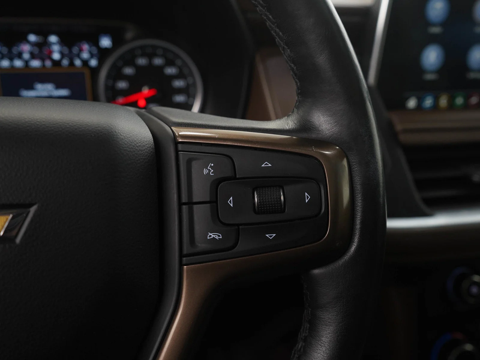 Used 2021 IRIDESCENT PEARL TRICOAT Chevrolet High Country image 26