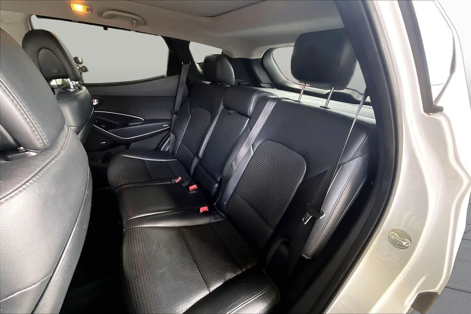 Used 2014 Frost White Pearl Hyundai  image 20