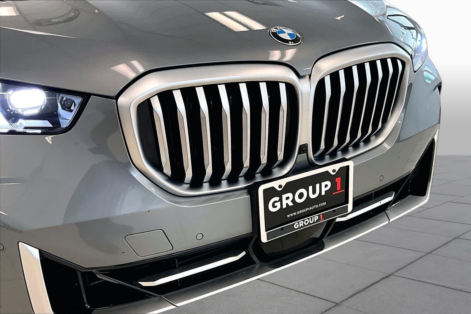 Used 2024 Skyscraper Grey Metallic BMW sDrive40i image 29