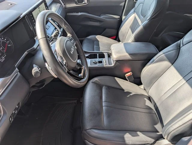 Used 2023 Snow White Pearl Kia EX image 8