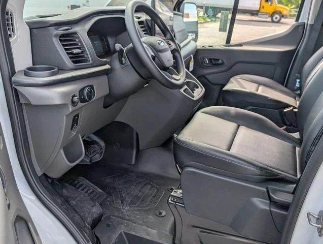 New 2026 Oxford White Ford Cargo Van image 19