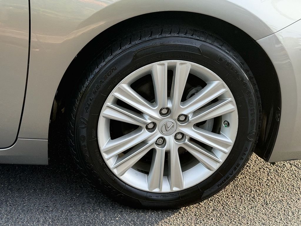 Used 2015 Silver Lexus 350 image 9