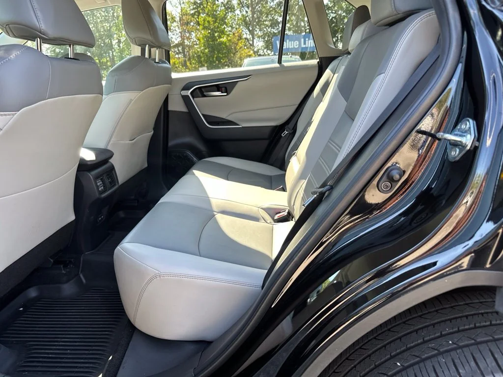 Used 2025 Black Toyota XLE Premium image 15