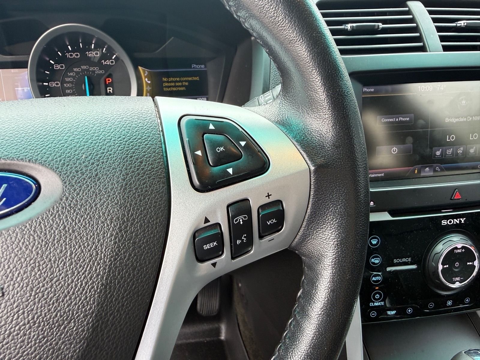 Used 2013 White Platinum Clearcoat Metallic Ford Limited image 14