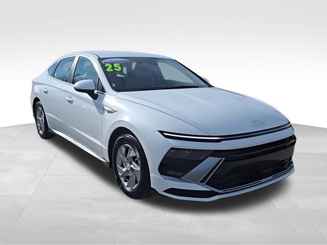 Certified Used 2025 White Hyundai SE image 2