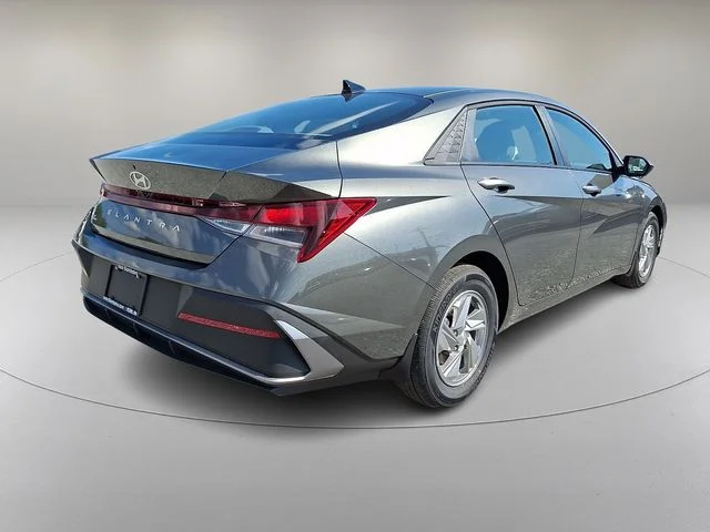 New 2026 Gray Hyundai SE image 4