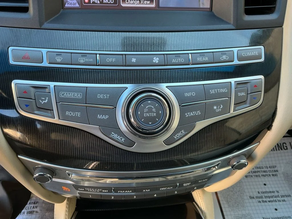 Used 2016 Black INFINITI Base image 17