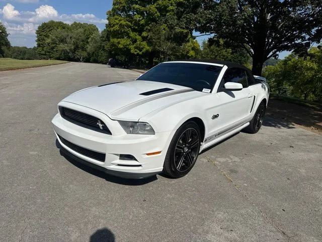 Used 2014 White Ford GT Premium image 3