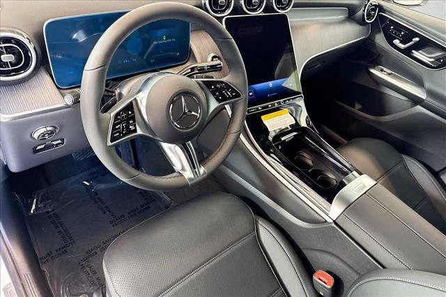 New 2026 Polar White Mercedes-Benz GLC 300 image 39
