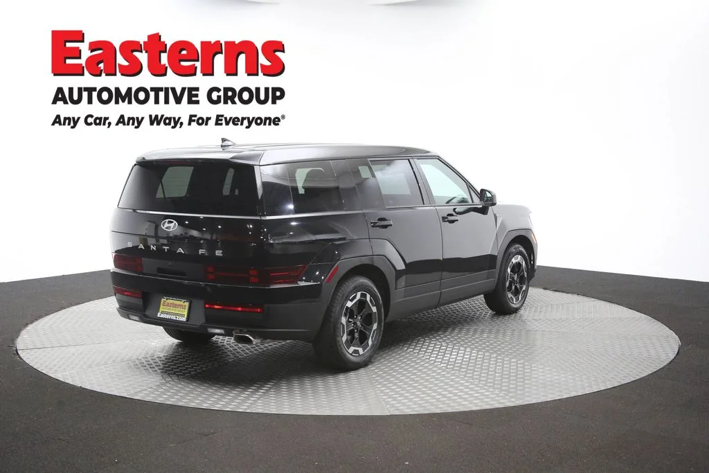 Used 2025 Black Hyundai SE image 39