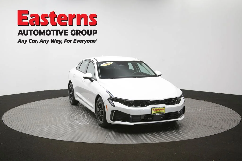 Used 2025 White Kia LXS image 50