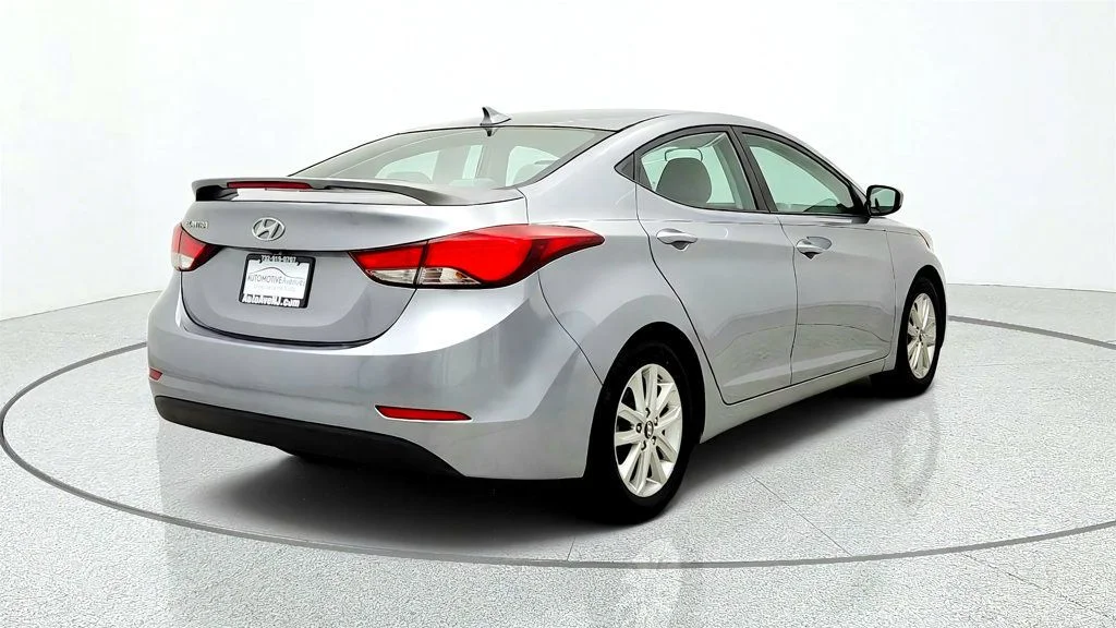 Used 2015 Titanium Gray Metallic Hyundai 4dr Sedan Automatic SE w/ Popular Equipment Pkg image 5