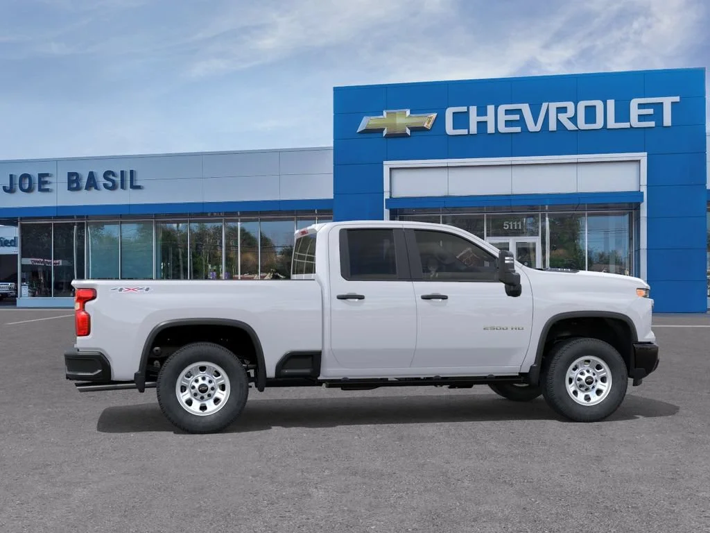 New 2026 Summit White Chevrolet WT image 5