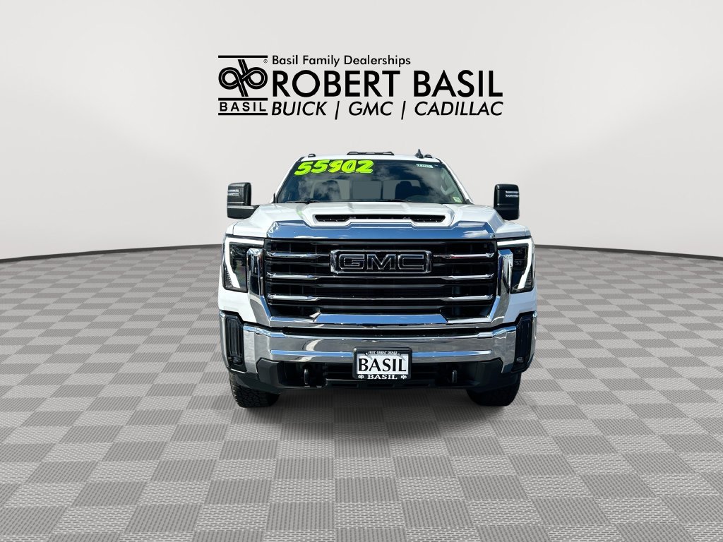 Used 2024 White GMC SLE image 3