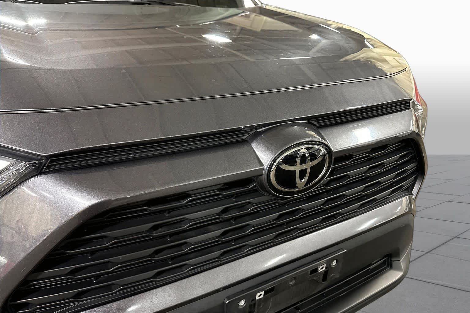 Used 2024 Magnetic Gray Metallic Toyota XLE Premium image 30