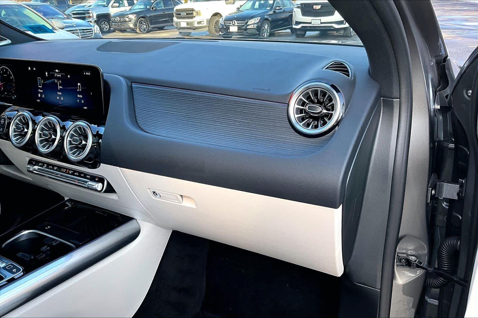 New 2026 Mountain Grey Metallic Mercedes-Benz GLA 250 image 18