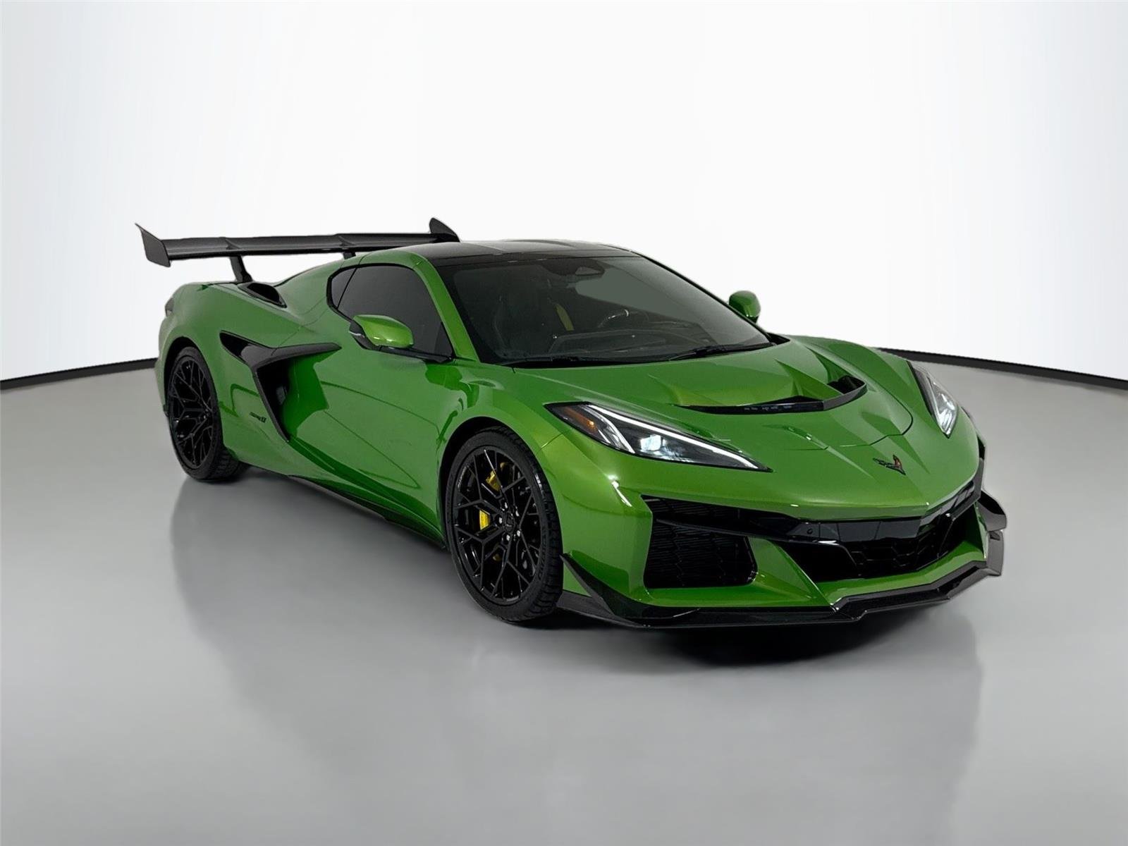 Used 2026 Roswell Green Metallic Chevrolet ZR1 | Carbon Fiber Aero Pkg | Front Lift | Carbon Flash Wheels image 56