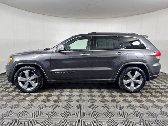 Used 2016 Crystal Metallic Jeep Overland image 7