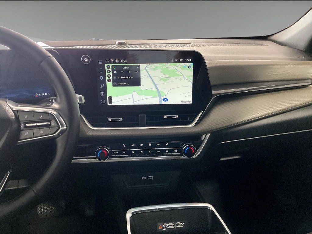 Used 2025 White Chevrolet LT image 18