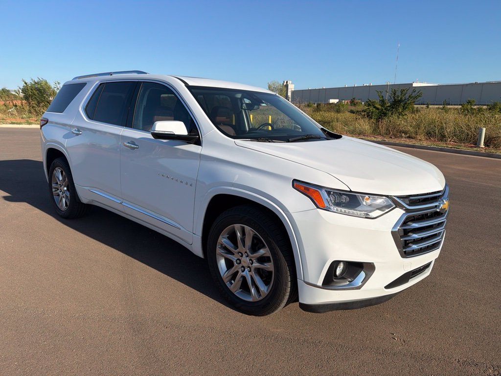 Used 2019 Summit White Chevrolet High Country image 3