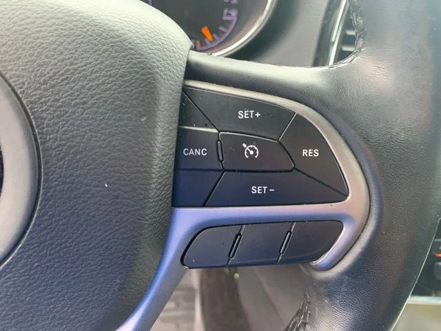 Used 2022 White Jeep Laredo X image 28