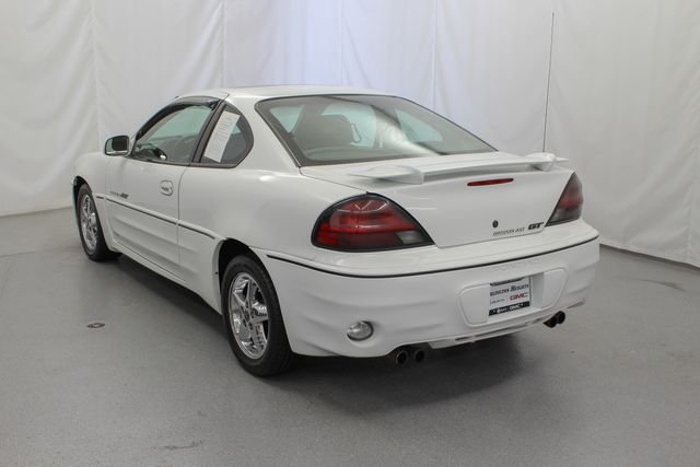 Used 2001 White Pontiac GT image 9
