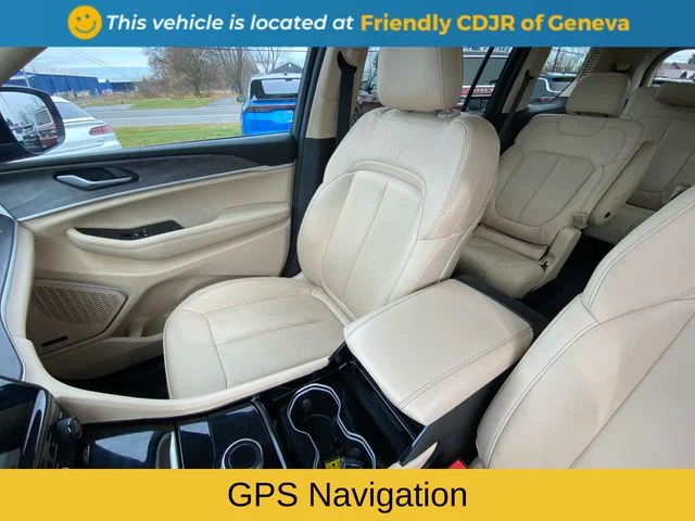 Used 2022 Gray Jeep Limited image 10